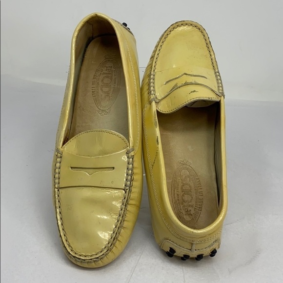 Tod’s Gommino Sz 7 Patent Yellow Leather Slip On - Picture 1 of 12